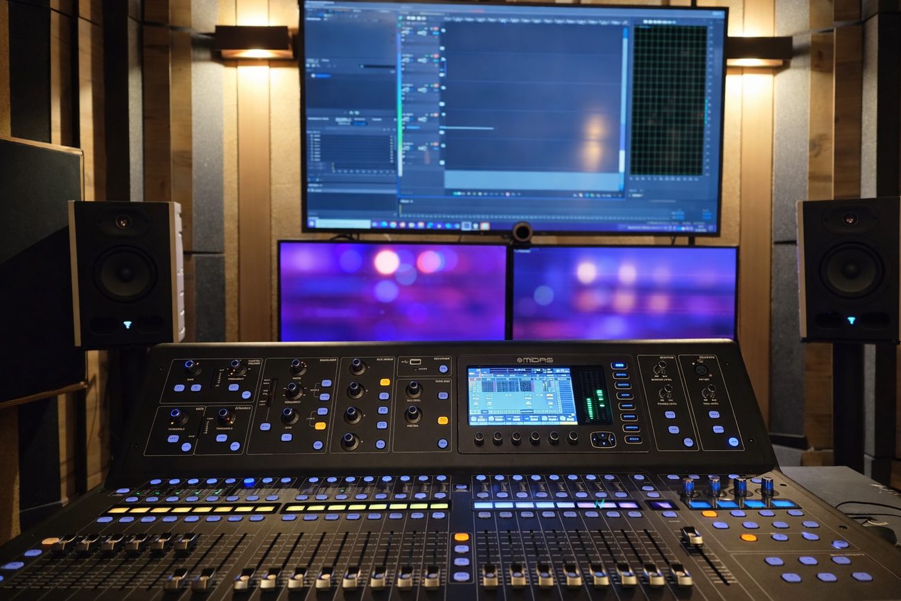 Studio son multipiste du Cube Noir